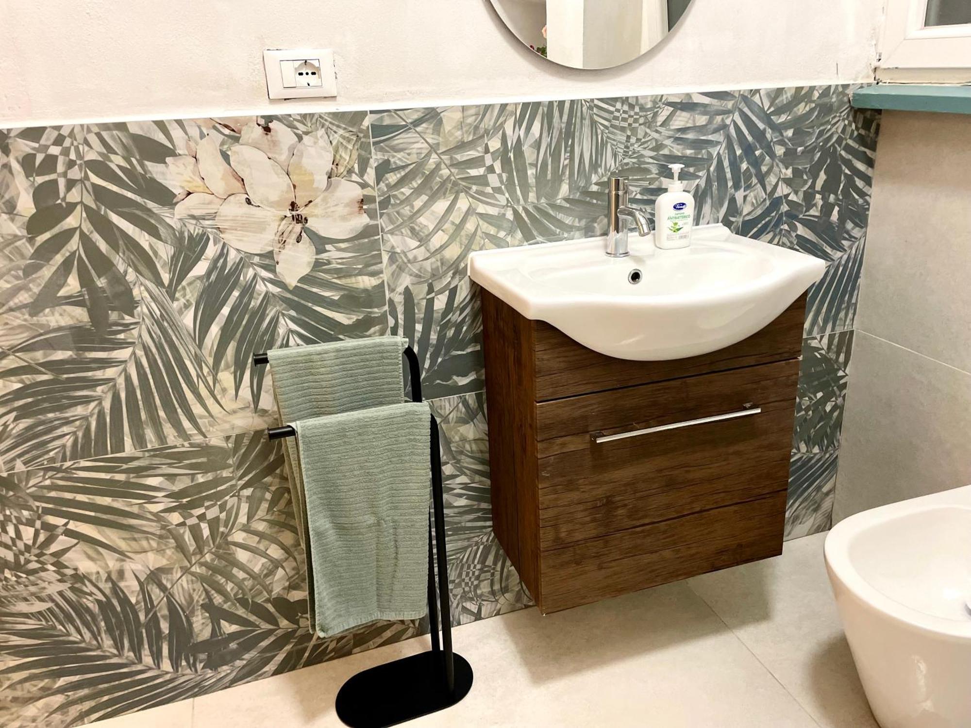 ליבורנו New Apartment 2 Minute From The Port מראה חיצוני תמונה
